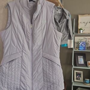 The North Face Women's Quilted Vest -Light Gray In great Condition